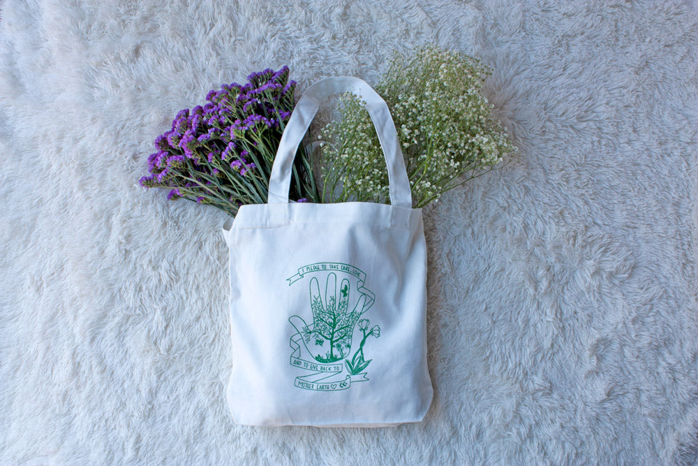 Earth Pledge Carry Bag - Kathy Gardiner