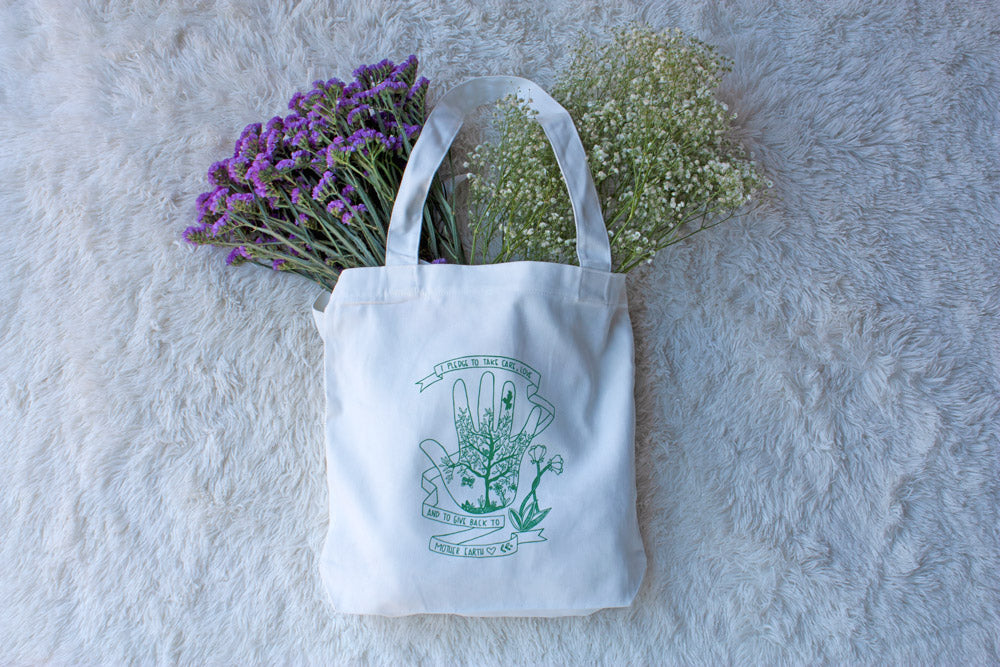 Earth Pledge Carry Bag - Kathy Gardiner