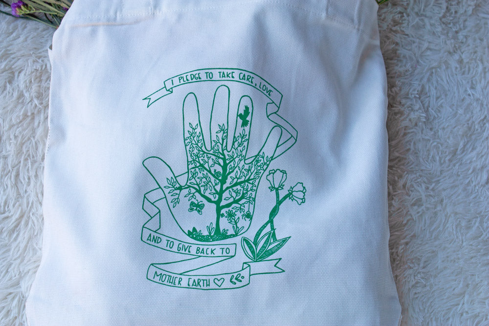 Earth Pledge Carry Bag - Kathy Gardiner