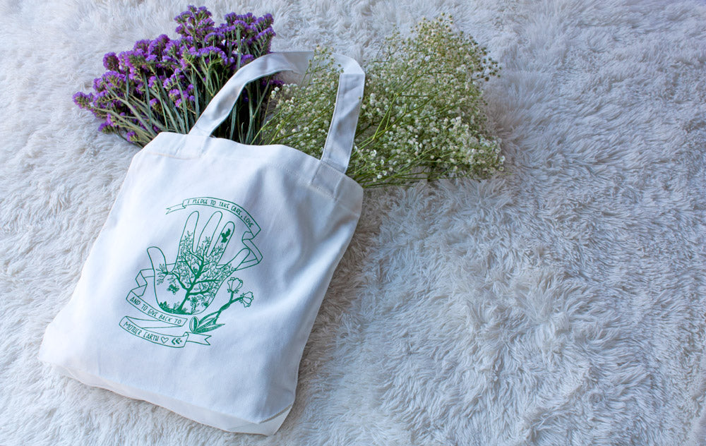 Earth Pledge Carry Bag - Kathy Gardiner
